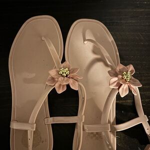 Vince Camuto Chic Floral Women's Sandals Peony Skin Tone sz 8.5 like new